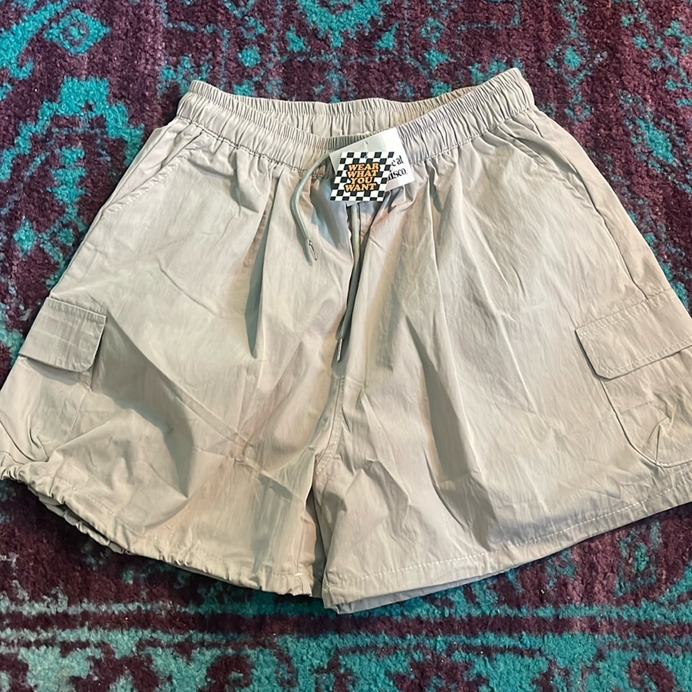 NWT Dressed In Lala Cargo Shorts medium